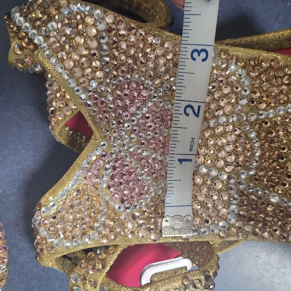 Suits by Amy fully encrusted with Swarovski crystals - Picture 4 of 5